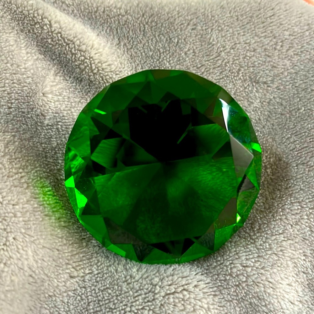 Large diamond 💎 like stone